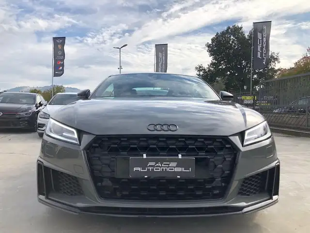 Audi TT view 9