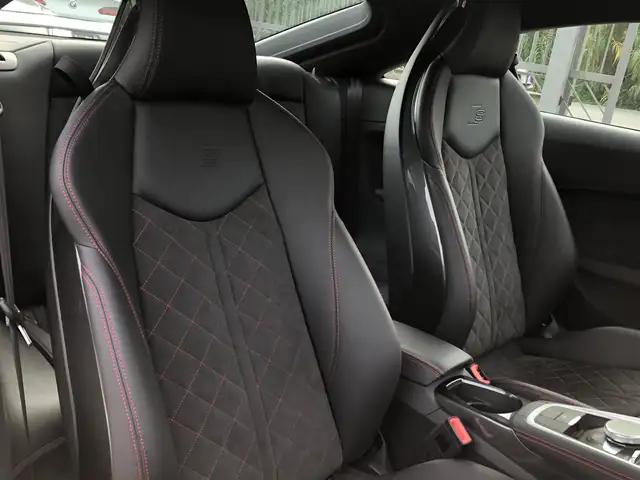 Audi TT view 10