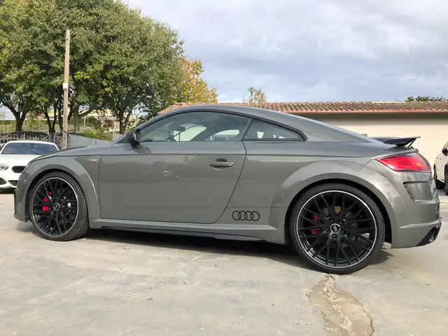 Audi TT view 6