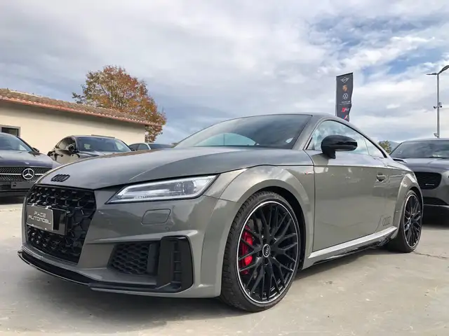 Audi TT view 5