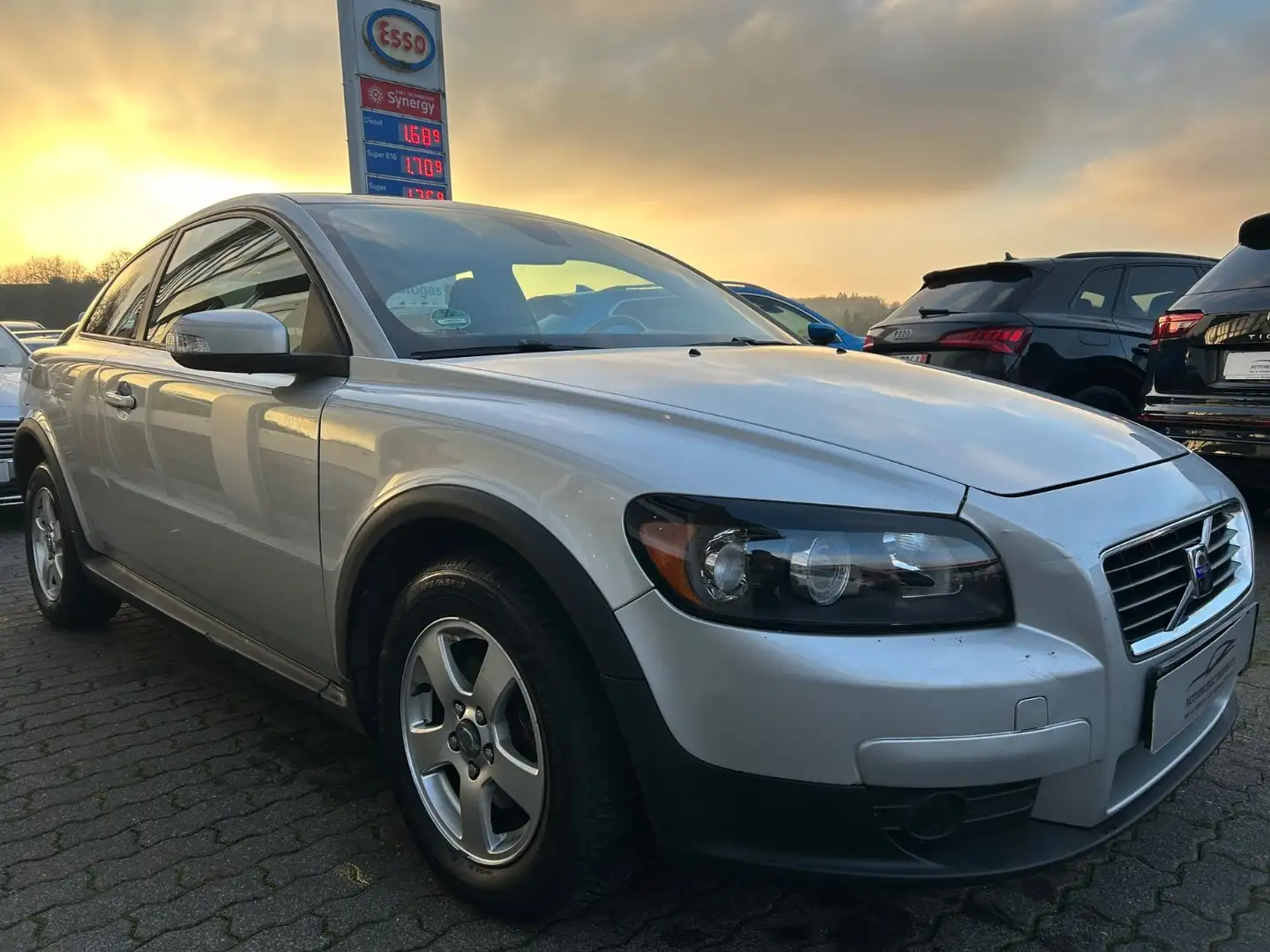Volvo C30 1.8 Momentum*TEILLLEDER*KLIMAAUTOMATIK*ALU* Stříbrná - 1