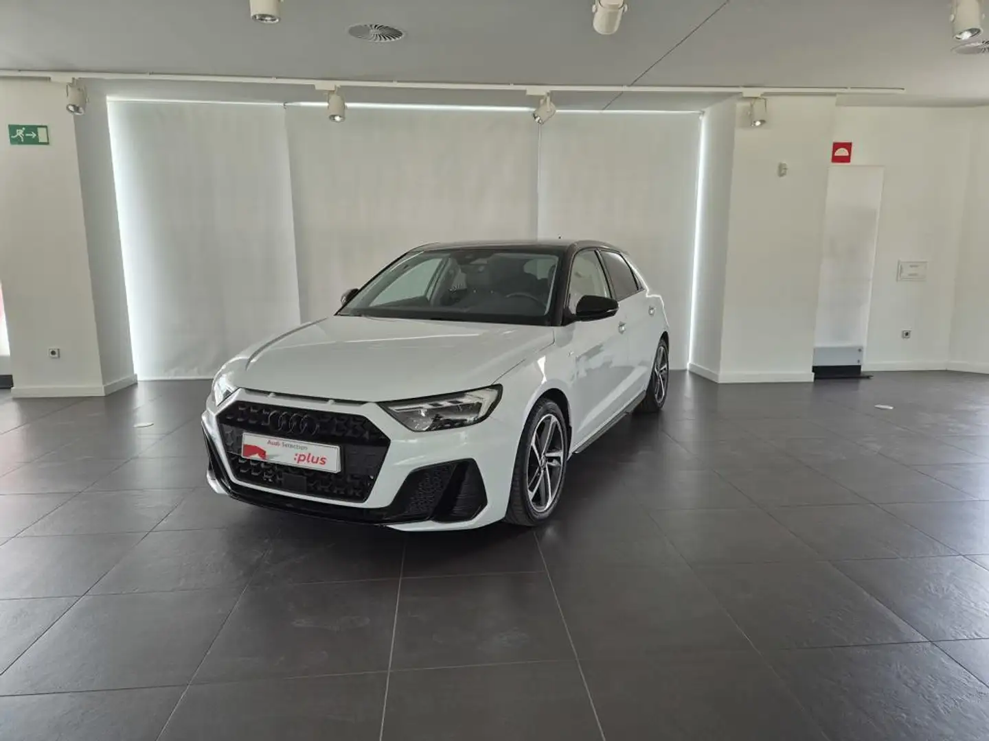Audi A1 Sportback 30 TFSI Adrenalin Black edition 85kW Wit - 1