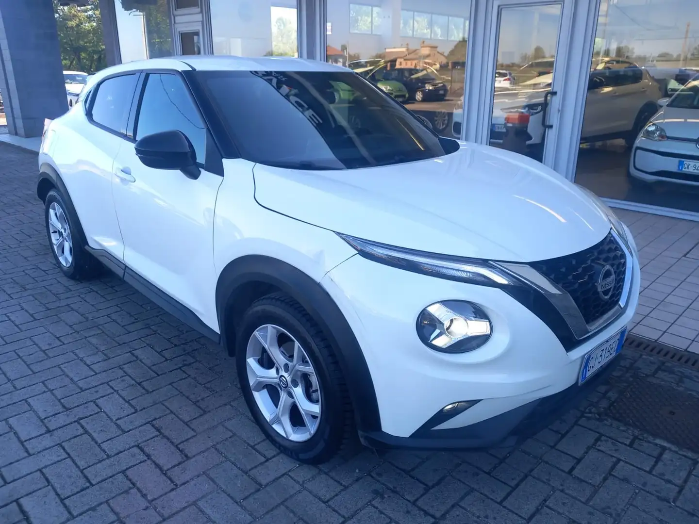 Nissan Juke 1.0 dig-t N-Connecta 114cv Blanc - 1