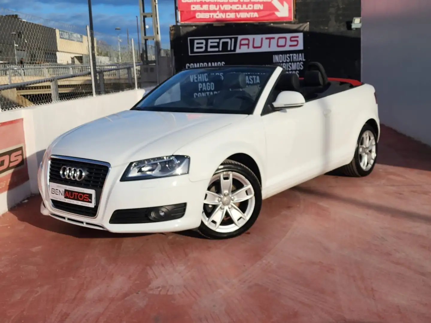 Audi A3 Cabrio 1.9TDI Attraction Blanco - 1