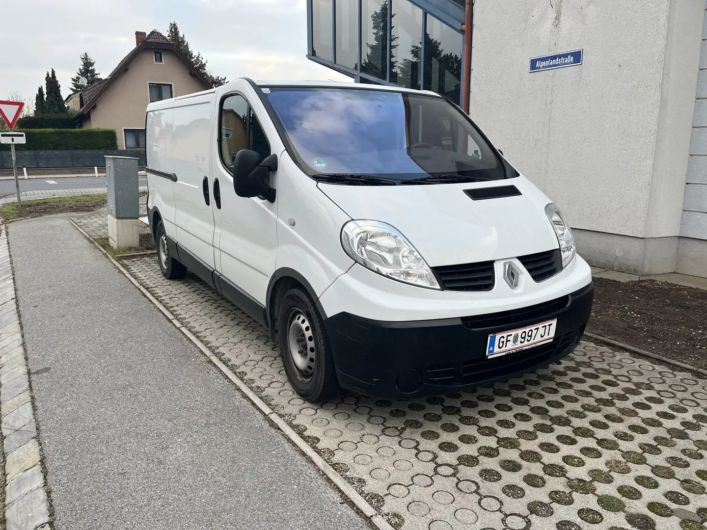 Renault Trafic L2H1 Weiß - 1