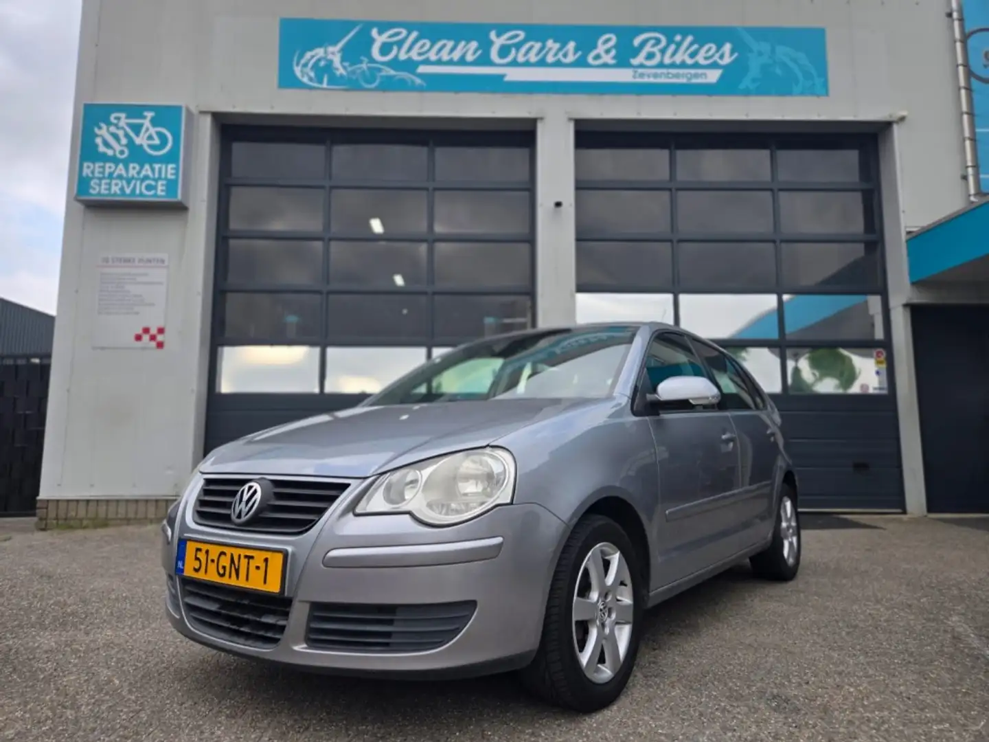 Volkswagen Polo 1.4-16V Comfortline Gris - 1