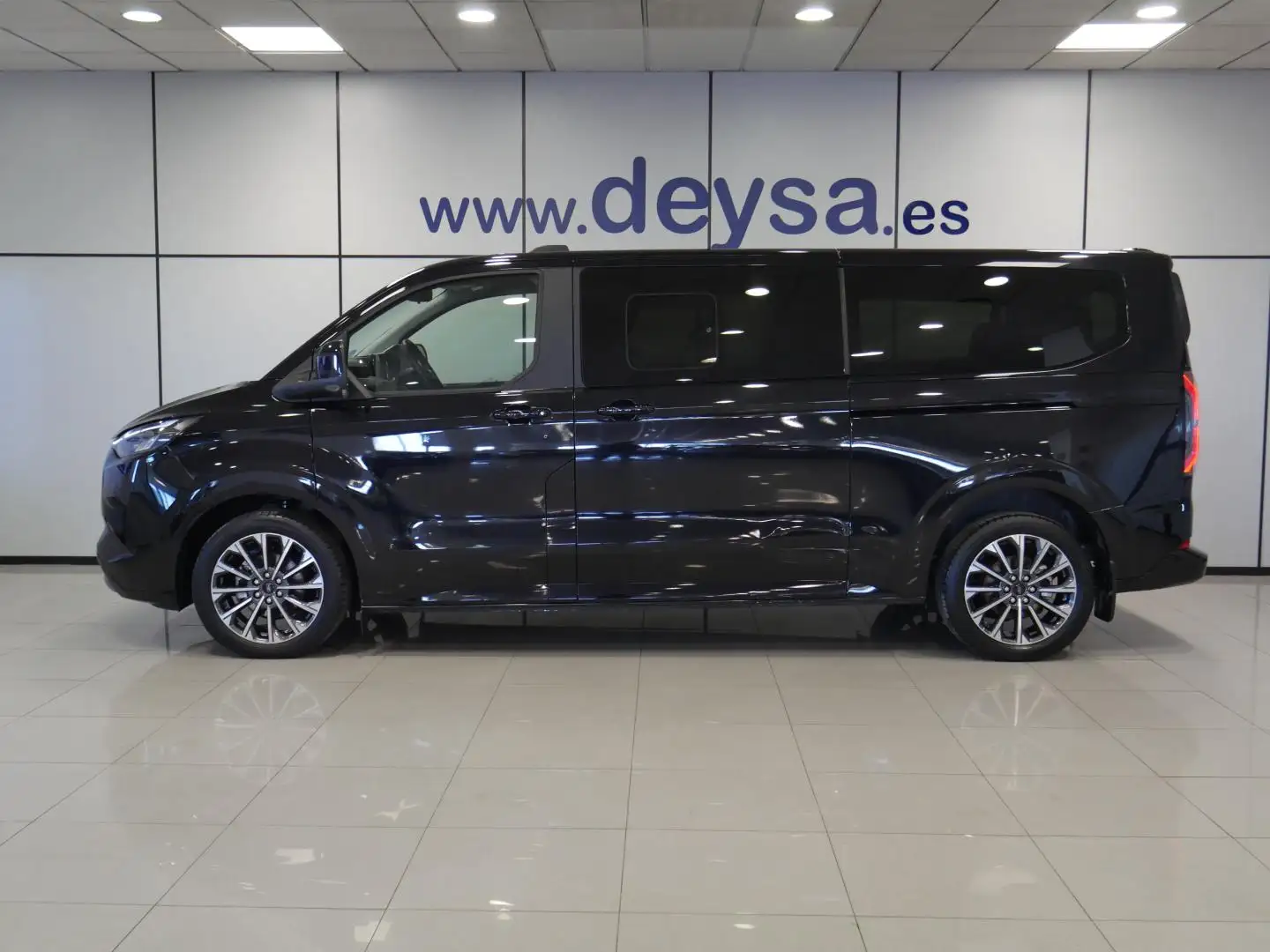 Ford Tourneo Custom 2.5 Duratec PHEV 171 L2 Titanium X eCVT Noir - 2