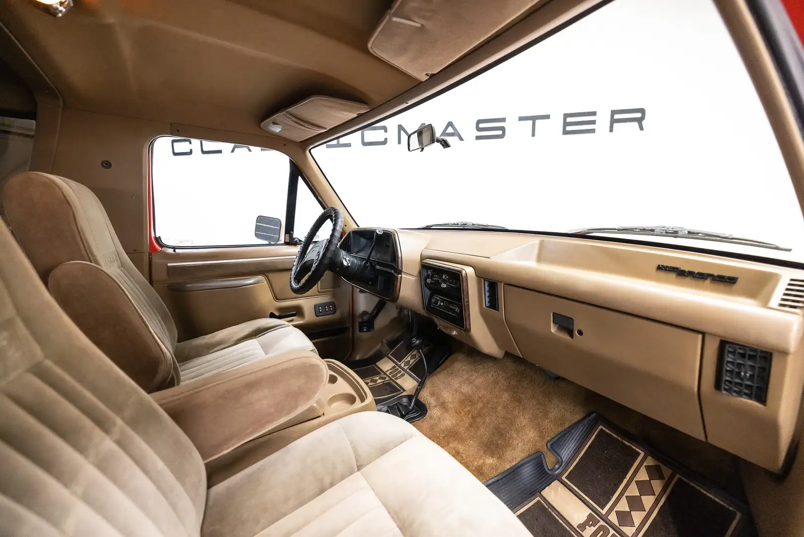 Ford Bronco XLT Uniek Rood - 2