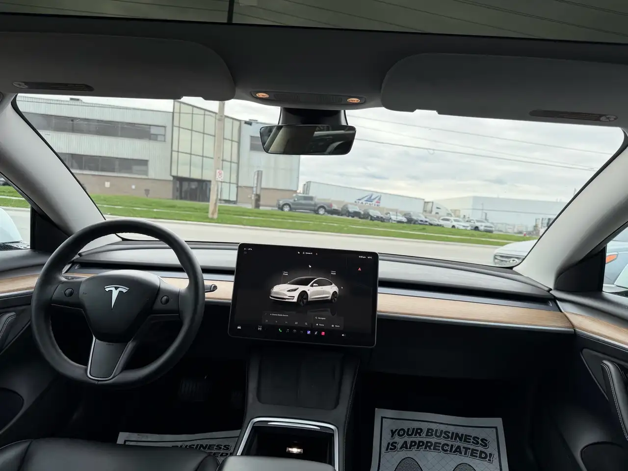 Tesla Model 3 снимка Tesla Model 3