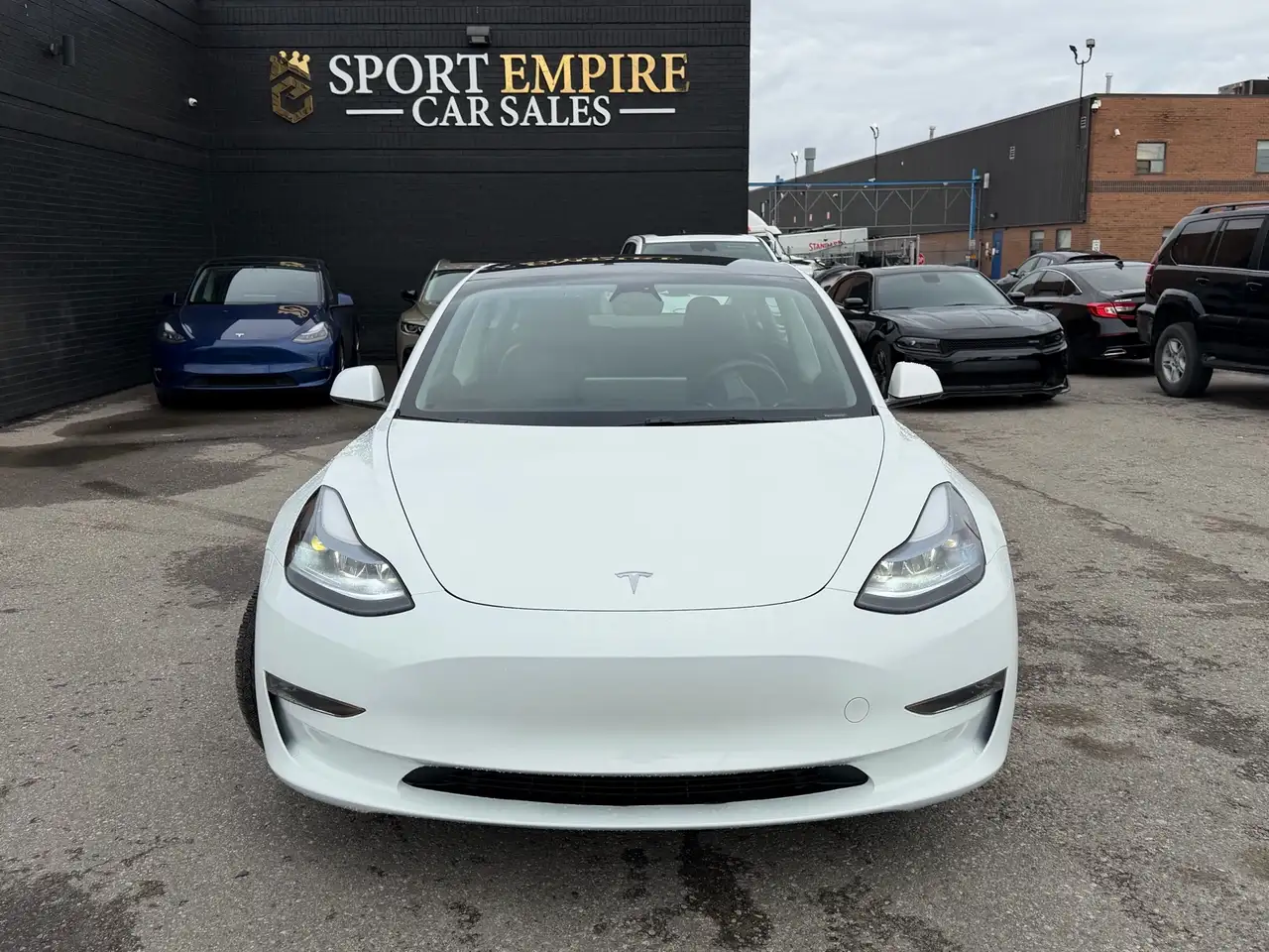 Tesla Model 3 снимка Tesla Model 3