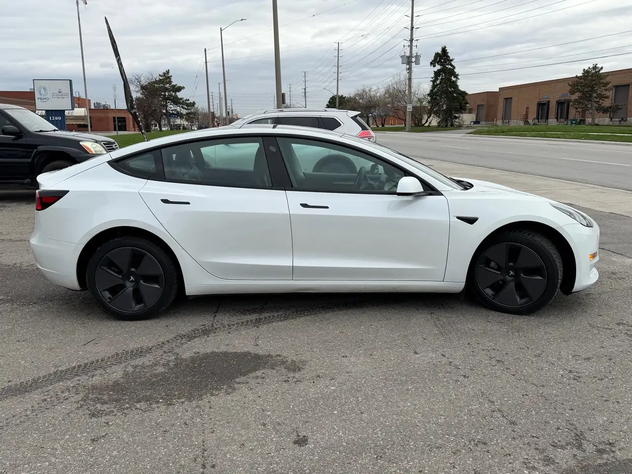 Tesla Model 3 снимка Tesla Model 3
