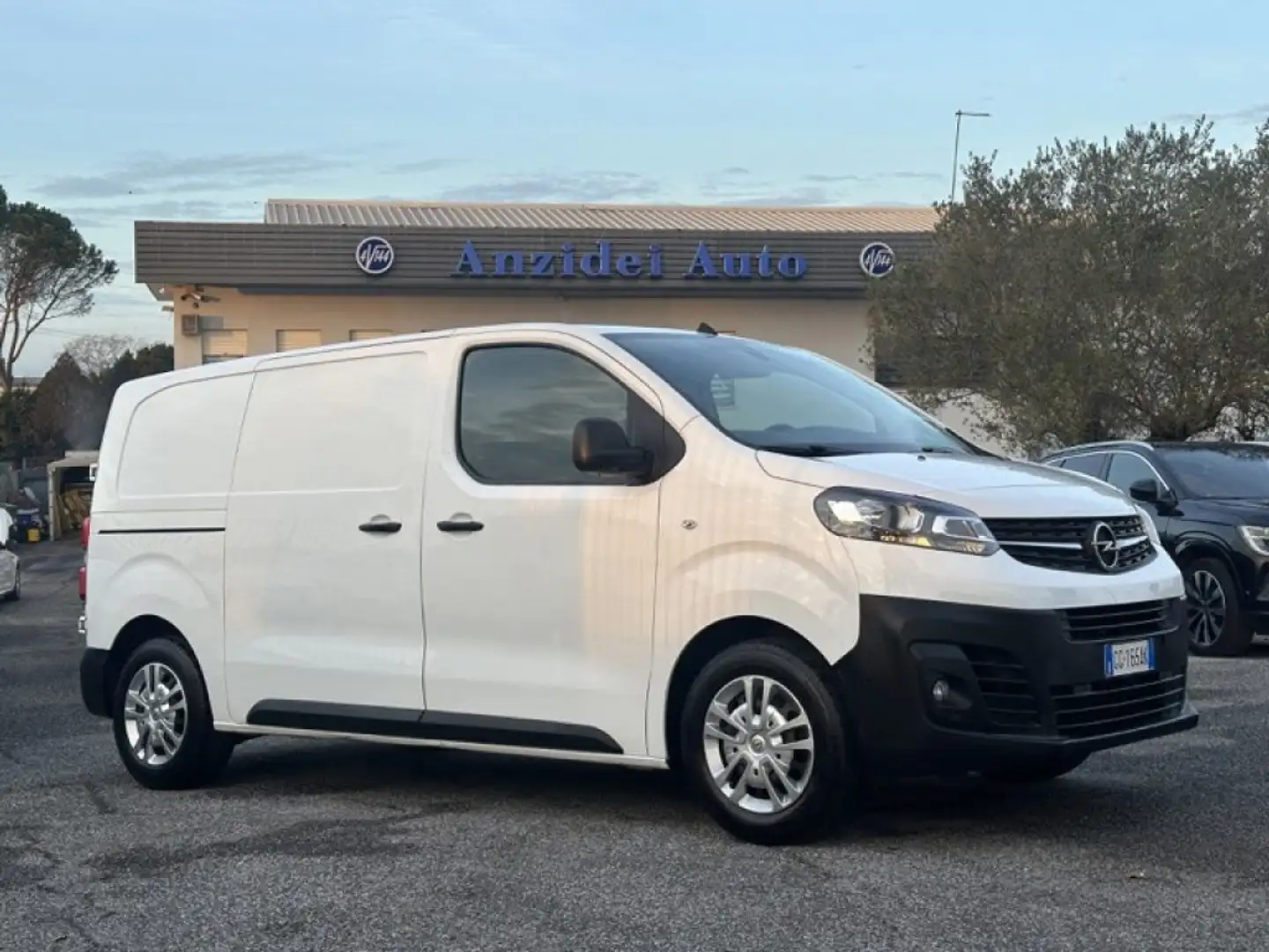 Opel Vivaro 1.5 Diesel 120CV S&S PL-TN M Furgone Enjoy Blanc - 1