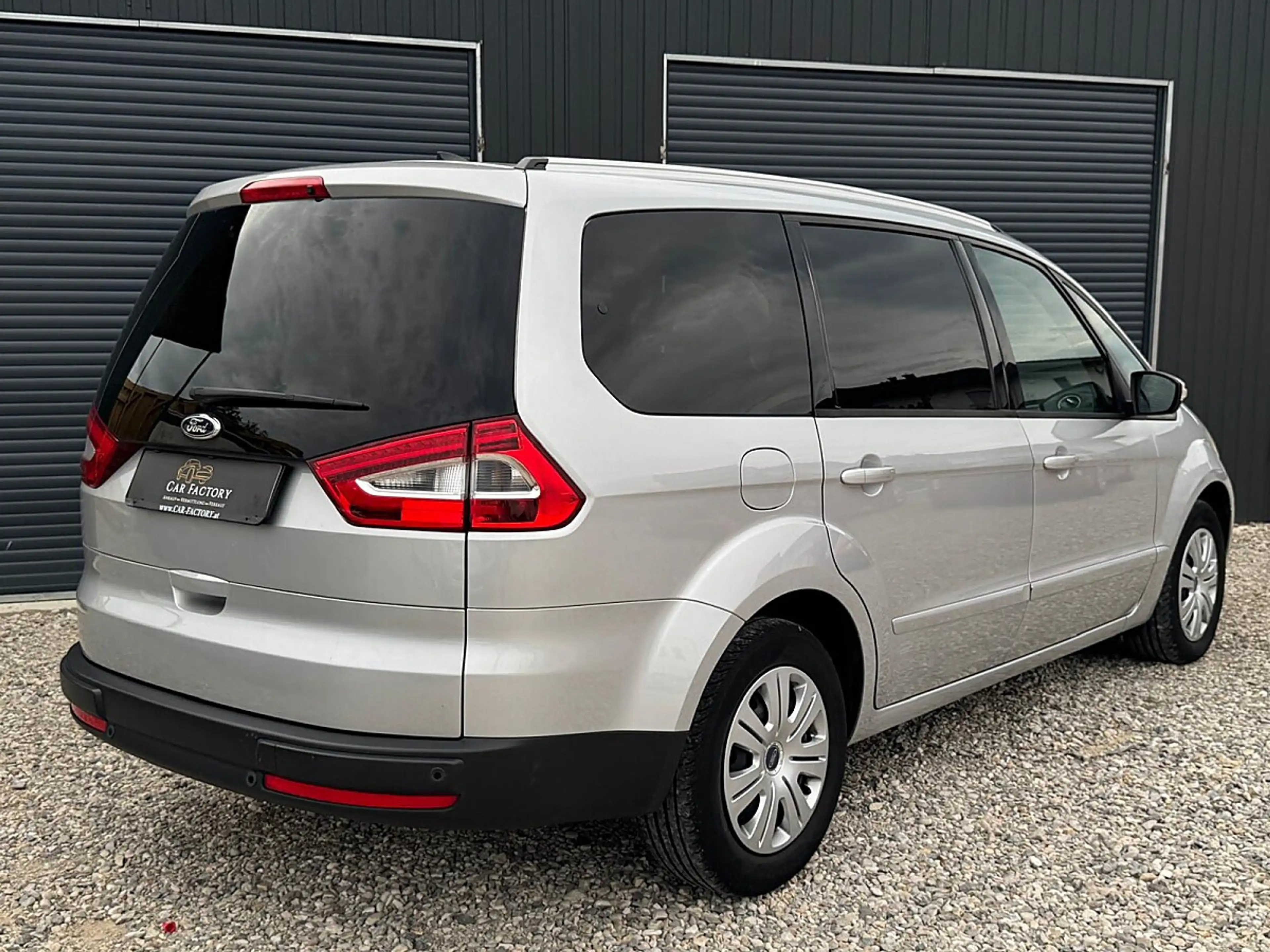 Ford Galaxy Trend 2,0 TDCi DPF — photo 2