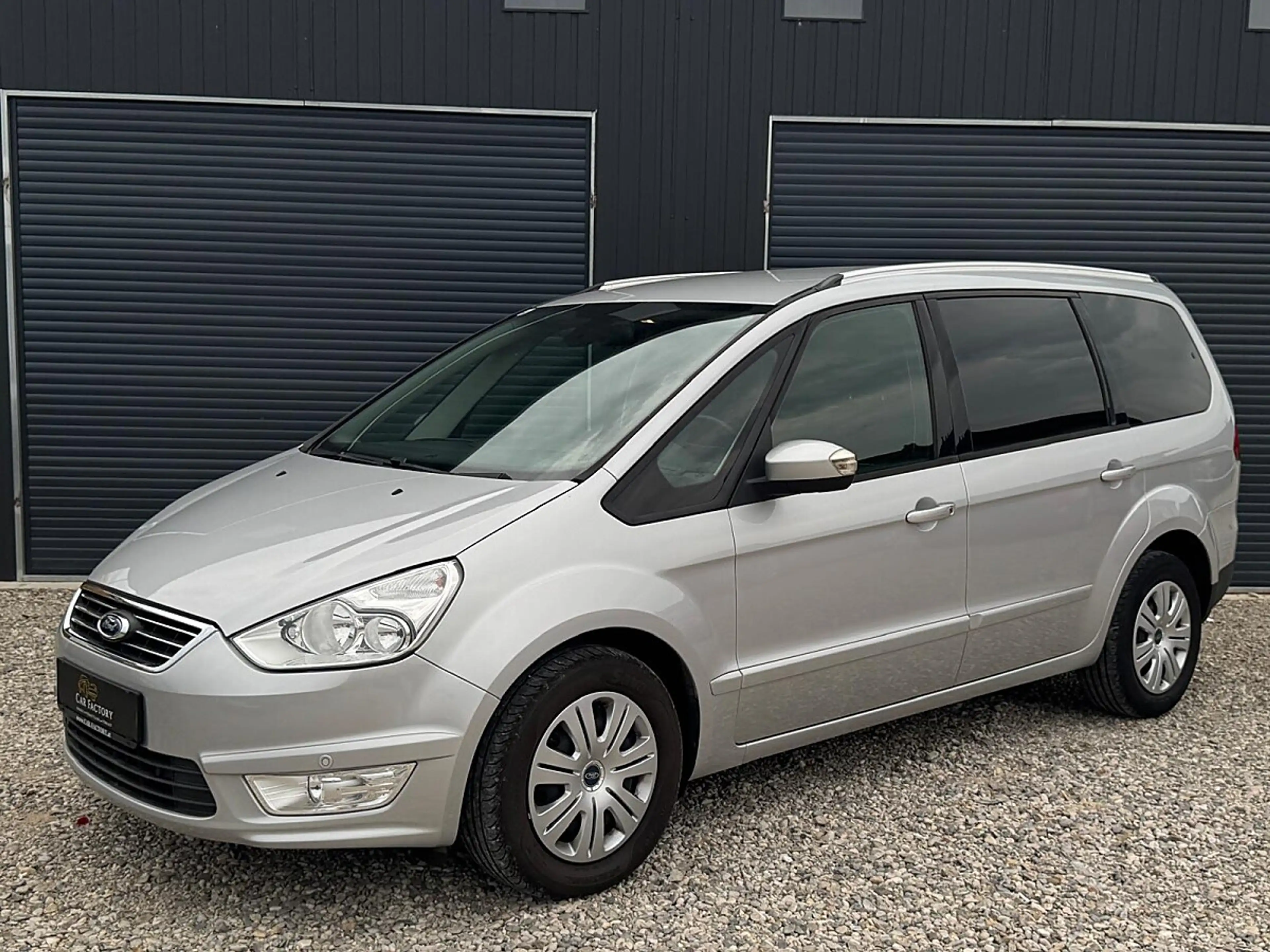 Ford Galaxy Trend 2,0 TDCi DPF — photo 3