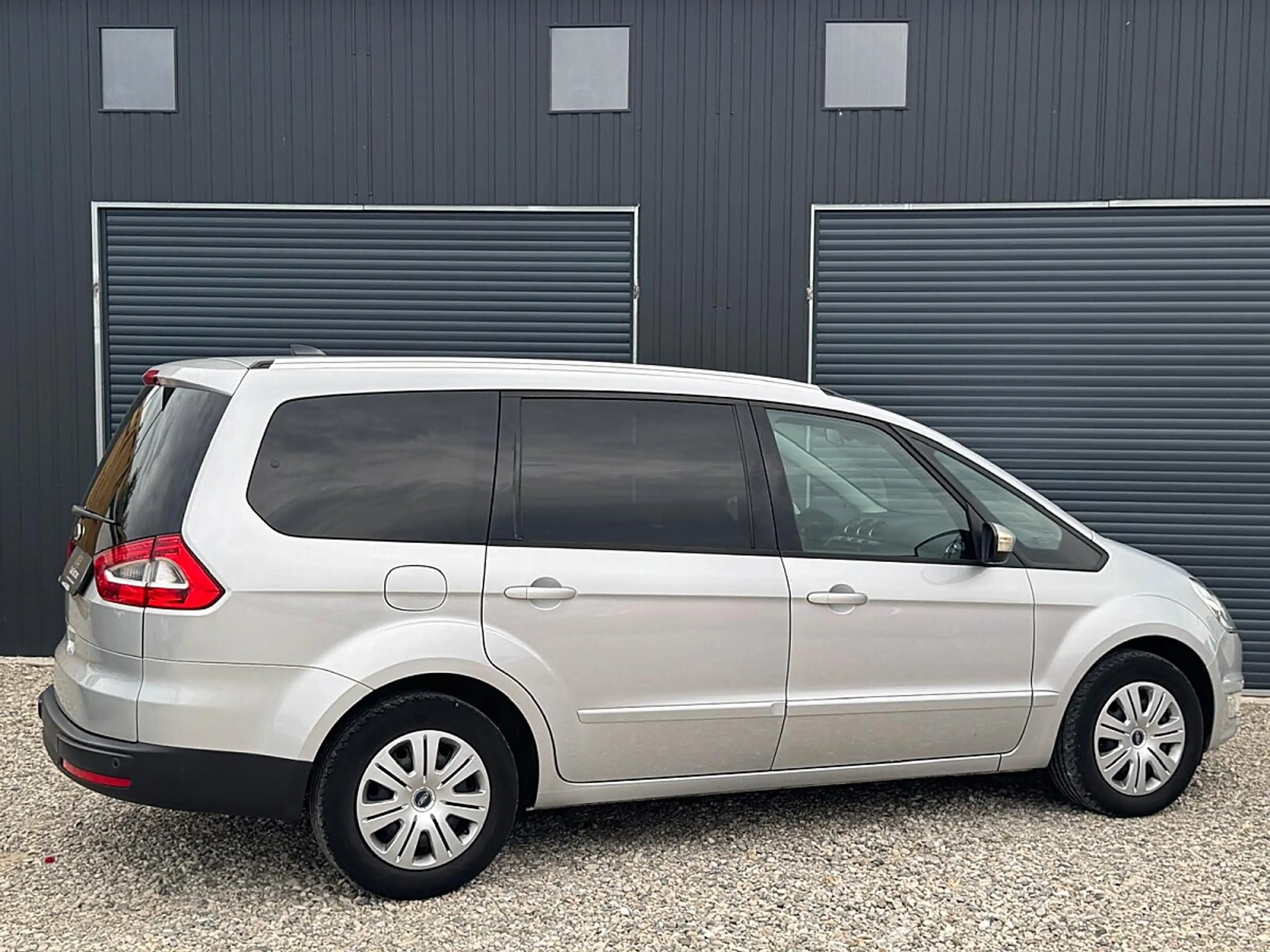 Ford Galaxy Trend 2,0 TDCi DPF — photo 8