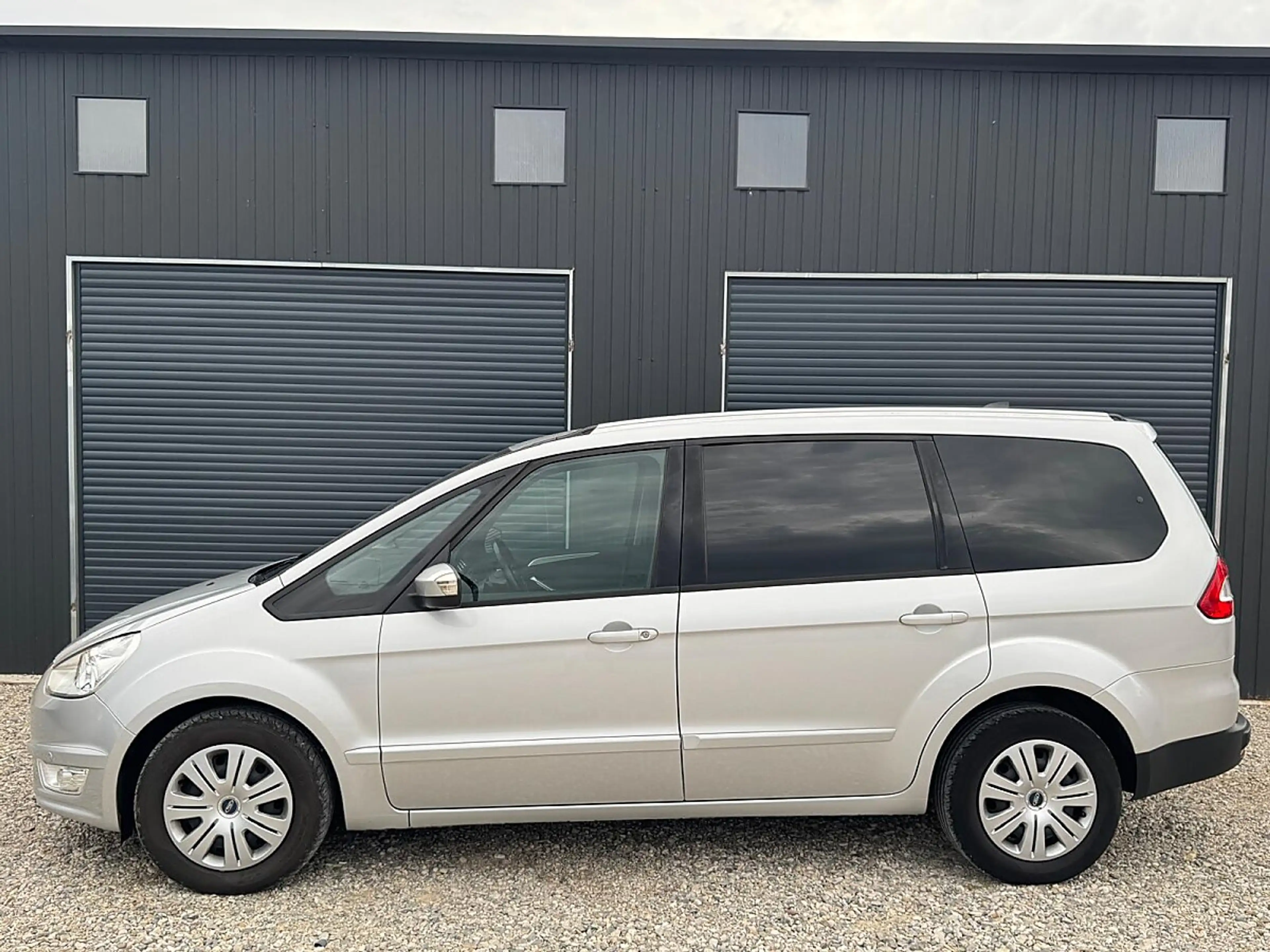 Ford Galaxy Trend 2,0 TDCi DPF — photo 7