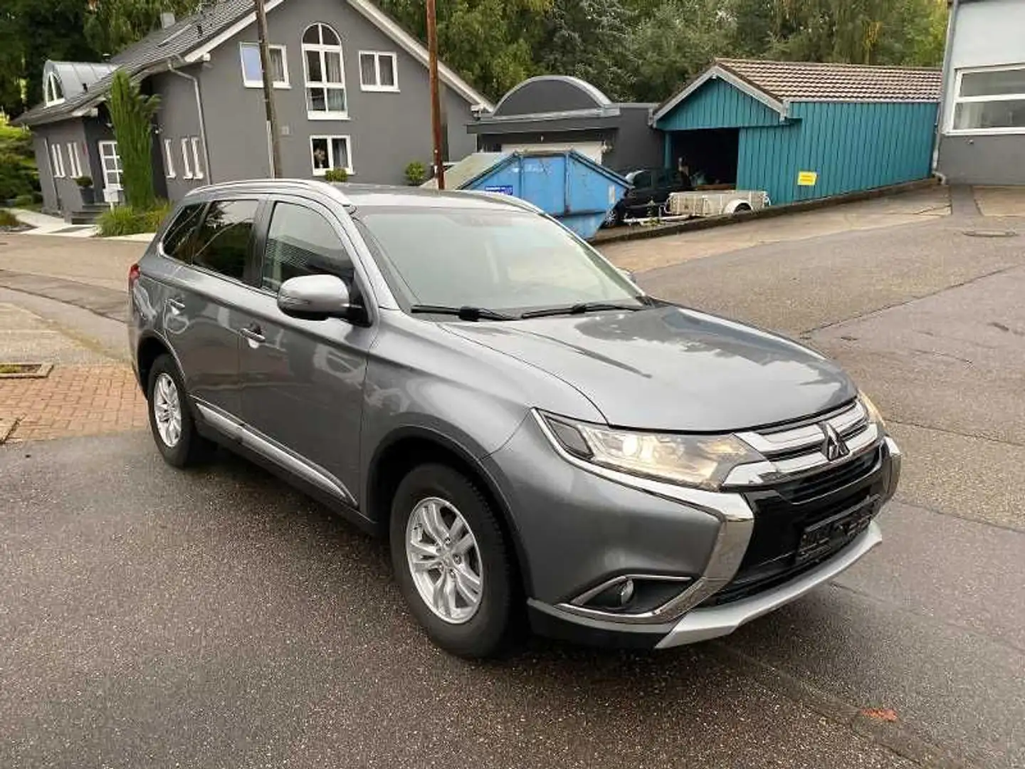 Mitsubishi Outlander SUV-Star 2.0 2WD SZH FSA TEMPOMAT Grau - 2