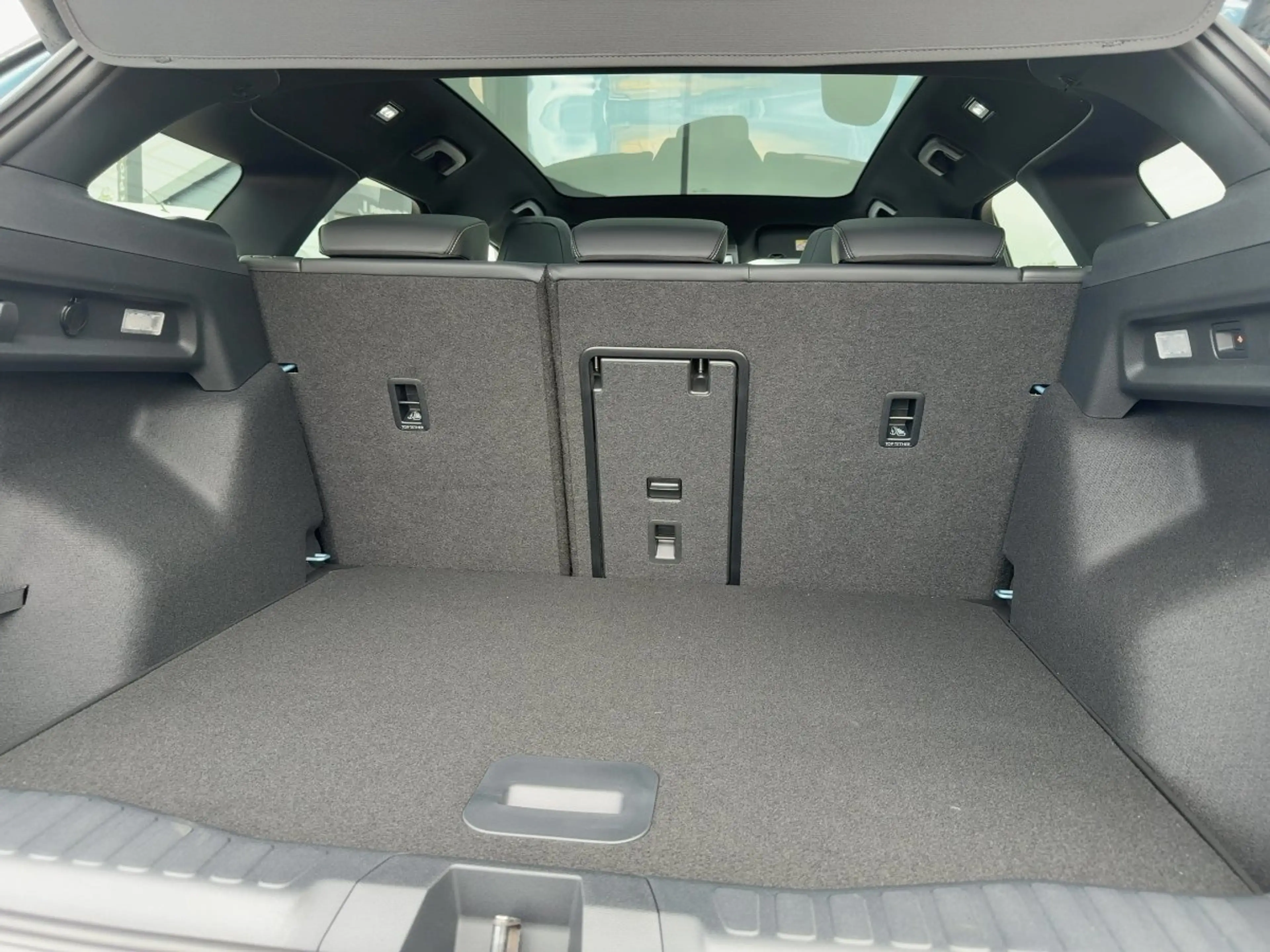 Ford Explorer RWD (Extended Range 77kwh) Premium AHK — photo 7