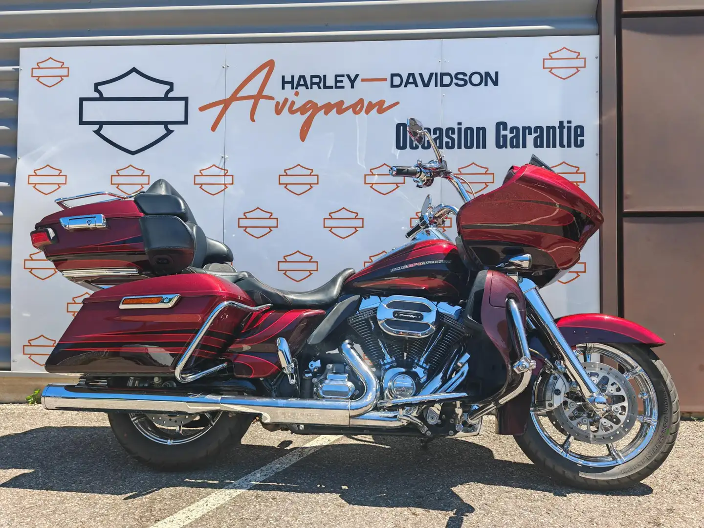 Harley-Davidson Road Glide Červená - 1