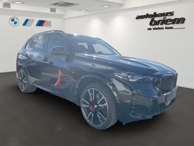BMW X5 view 2