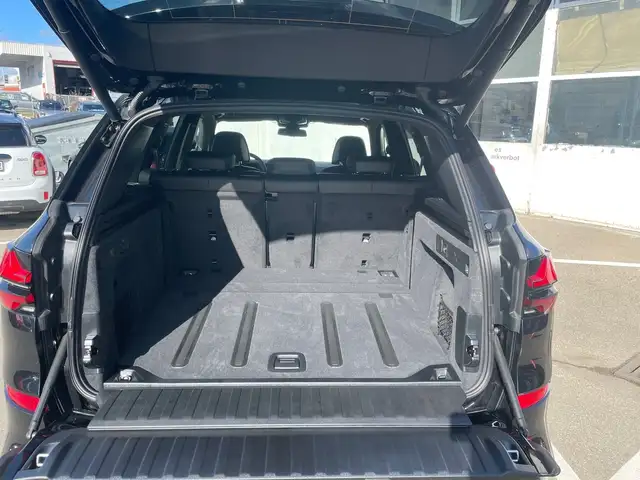 BMW X5 view 12