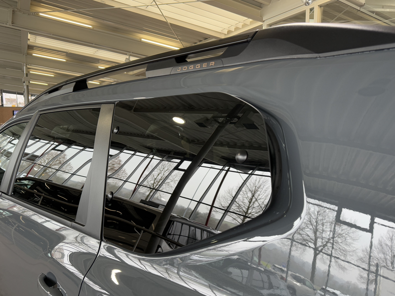Dacia Jogger Hybrid 140 Autom Extreme+ 7-Sitzer Voll! — photo 9