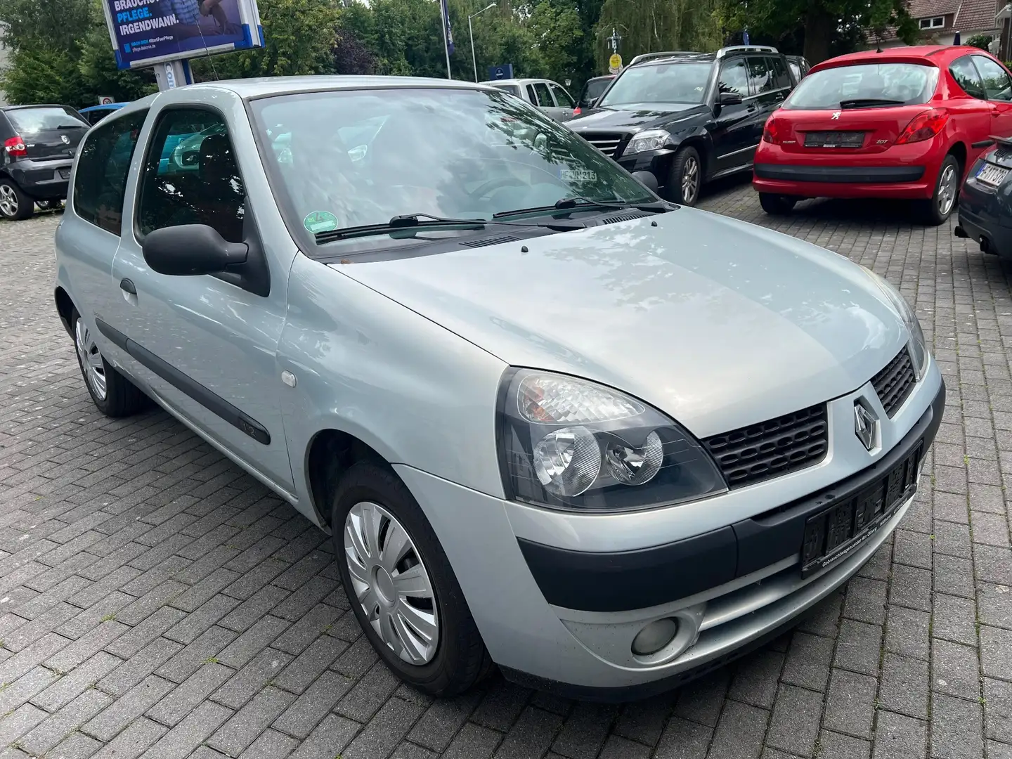 Renault Clio 1.2 Authentique. Tüv neu. Silber - 2