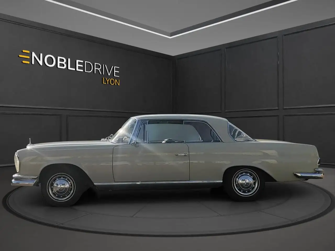 Mercedes-Benz 220 se COUPE - SUIVI ET HISTORIQUE DEPUIS LA MISE EN CIRCULATION - RESTAURATION COMPLETE, foto 3
