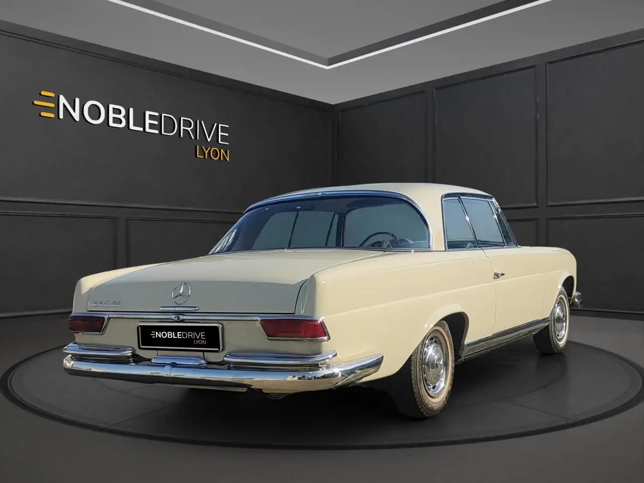 Mercedes-Benz 220 se COUPE - SUIVI ET HISTORIQUE DEPUIS LA MISE EN CIRCULATION - RESTAURATION COMPLETE, foto 6