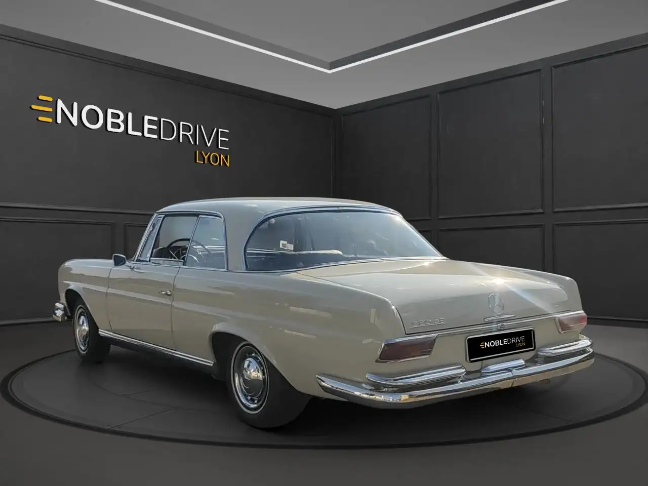 Mercedes-Benz 220 se COUPE - SUIVI ET HISTORIQUE DEPUIS LA MISE EN CIRCULATION - RESTAURATION COMPLETE, foto 4