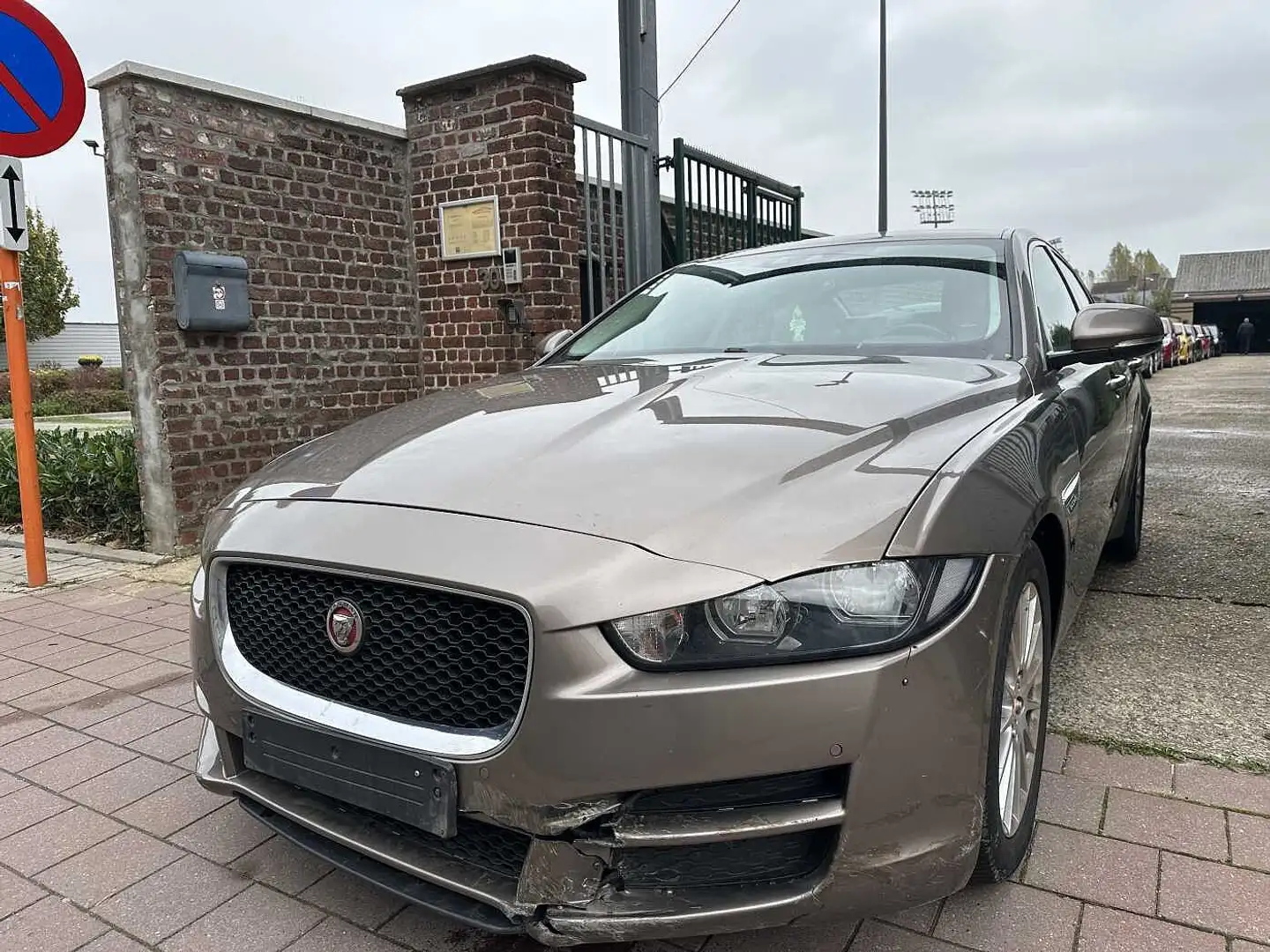 Jaguar XE 2.0 D MET 198DKM PROBLEEM MOTOR Brun - 1