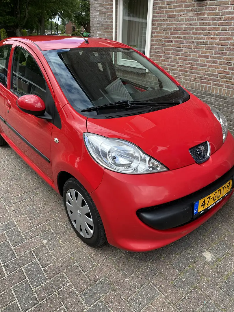 Peugeot 107 107 1.0-12V XS Red - 1