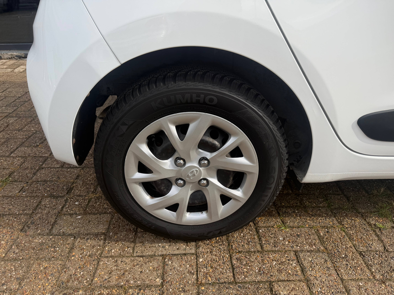 Hyundai i10 Classic*Klima*2.Hand*SH gepflegt*HU/AU NEU*Guter Zustand — photo 8