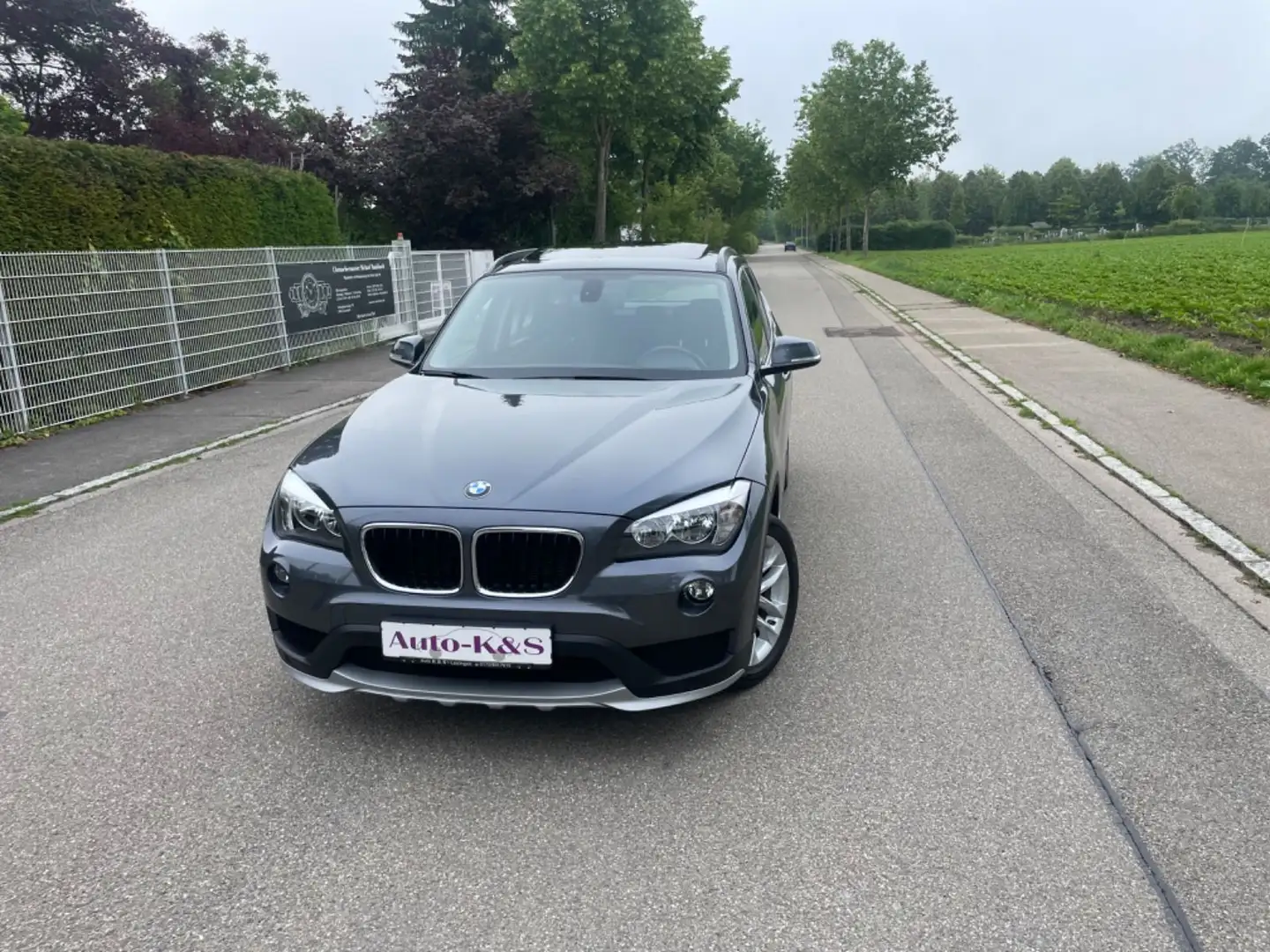 BMW X1 xDrive 18d Klimaaut.,SHZ,PDC,Alu,WR,CD,2.Hand Grau - 1