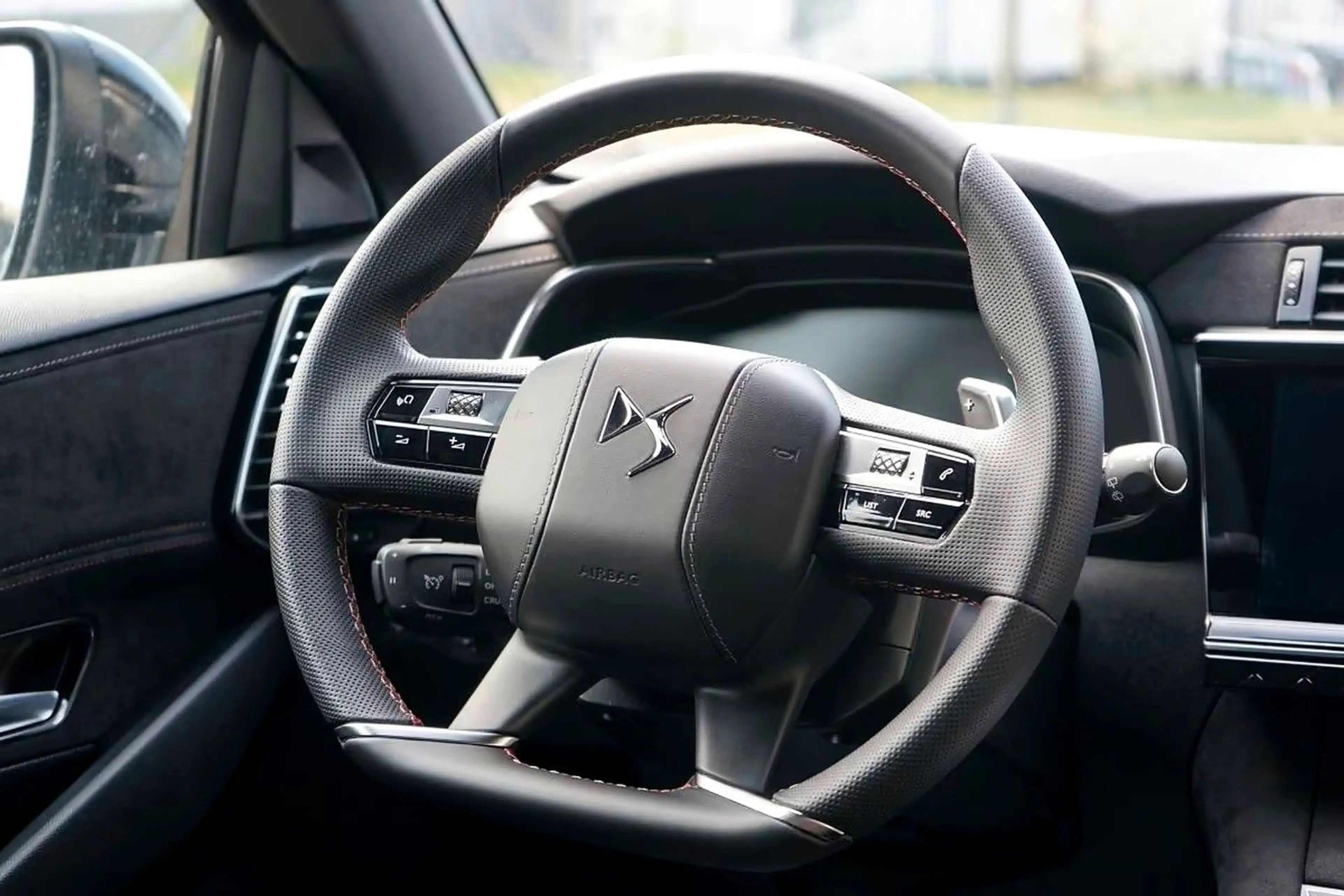 DS Automobiles DS 7 Crossback Performance Line + 360 Kamera — photo 13