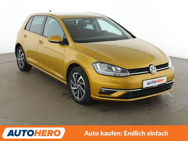 Volkswagen Golf view 8