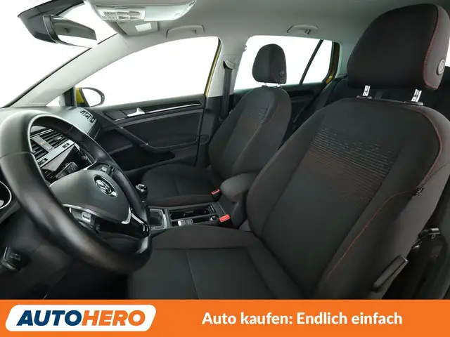 Volkswagen Golf view 10