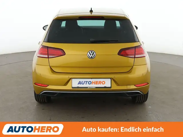 Volkswagen Golf view 5