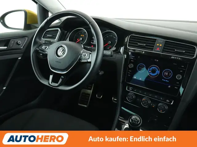 Volkswagen Golf view 13
