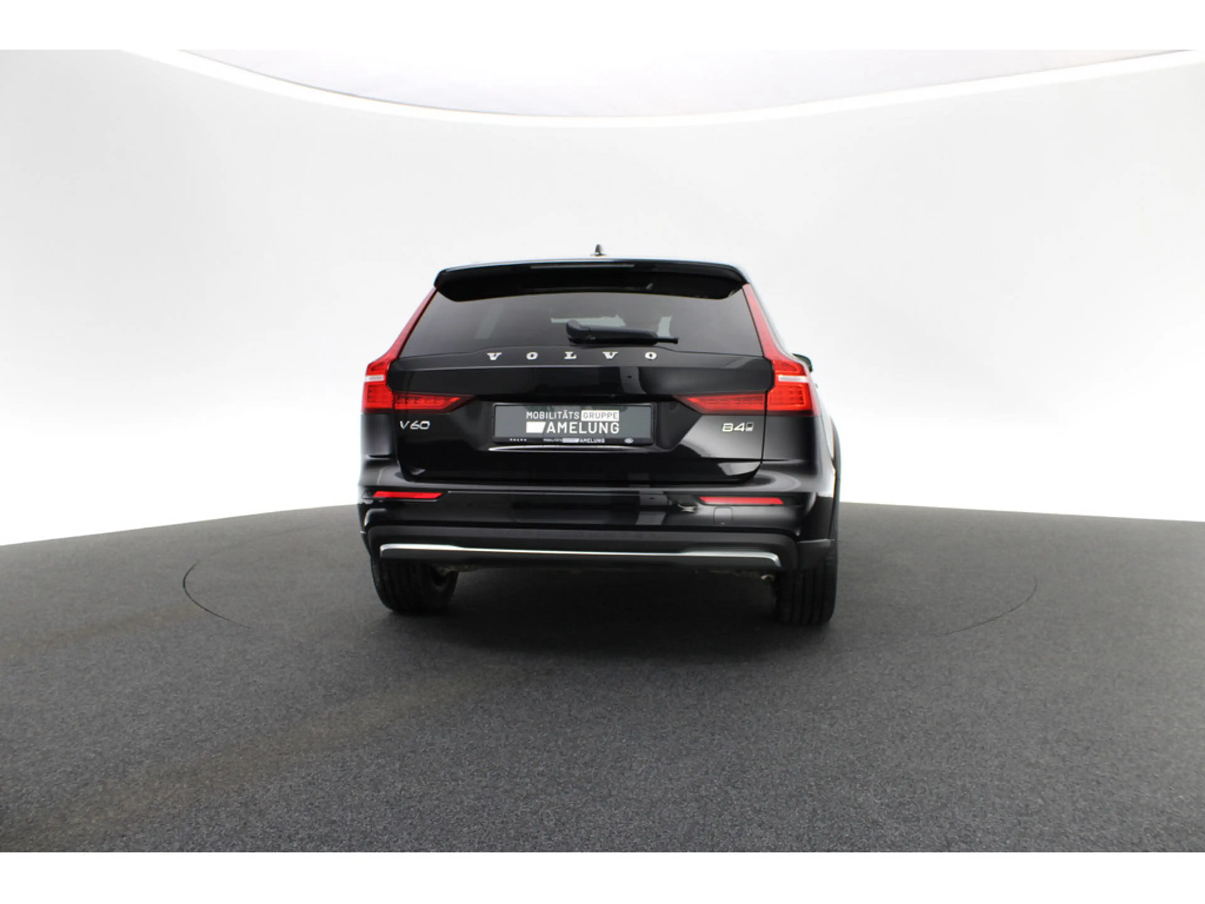Volvo V60 Cross Country B4 D AWD Plus — photo 6