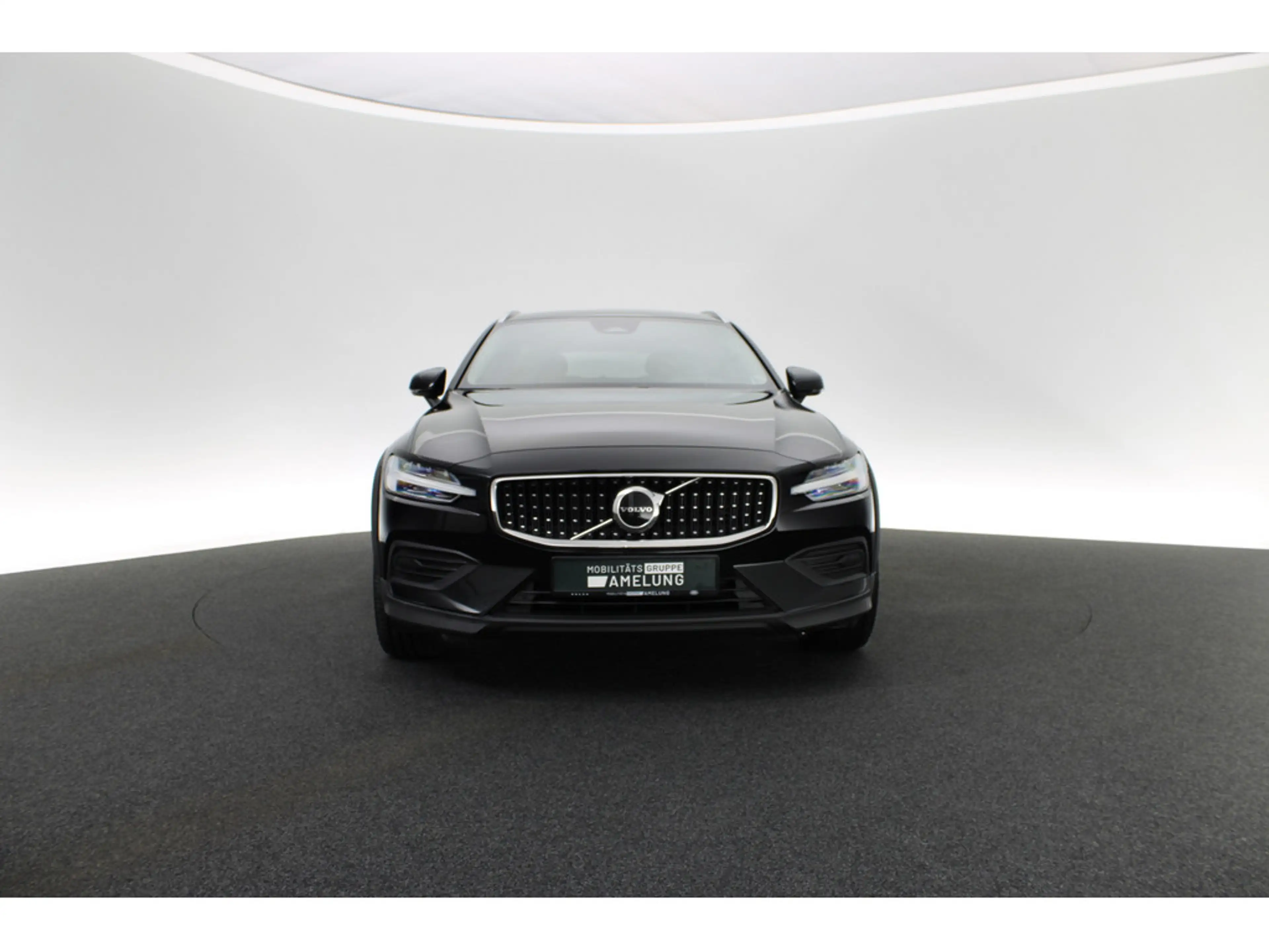 Volvo V60 Cross Country B4 D AWD Plus — photo 10