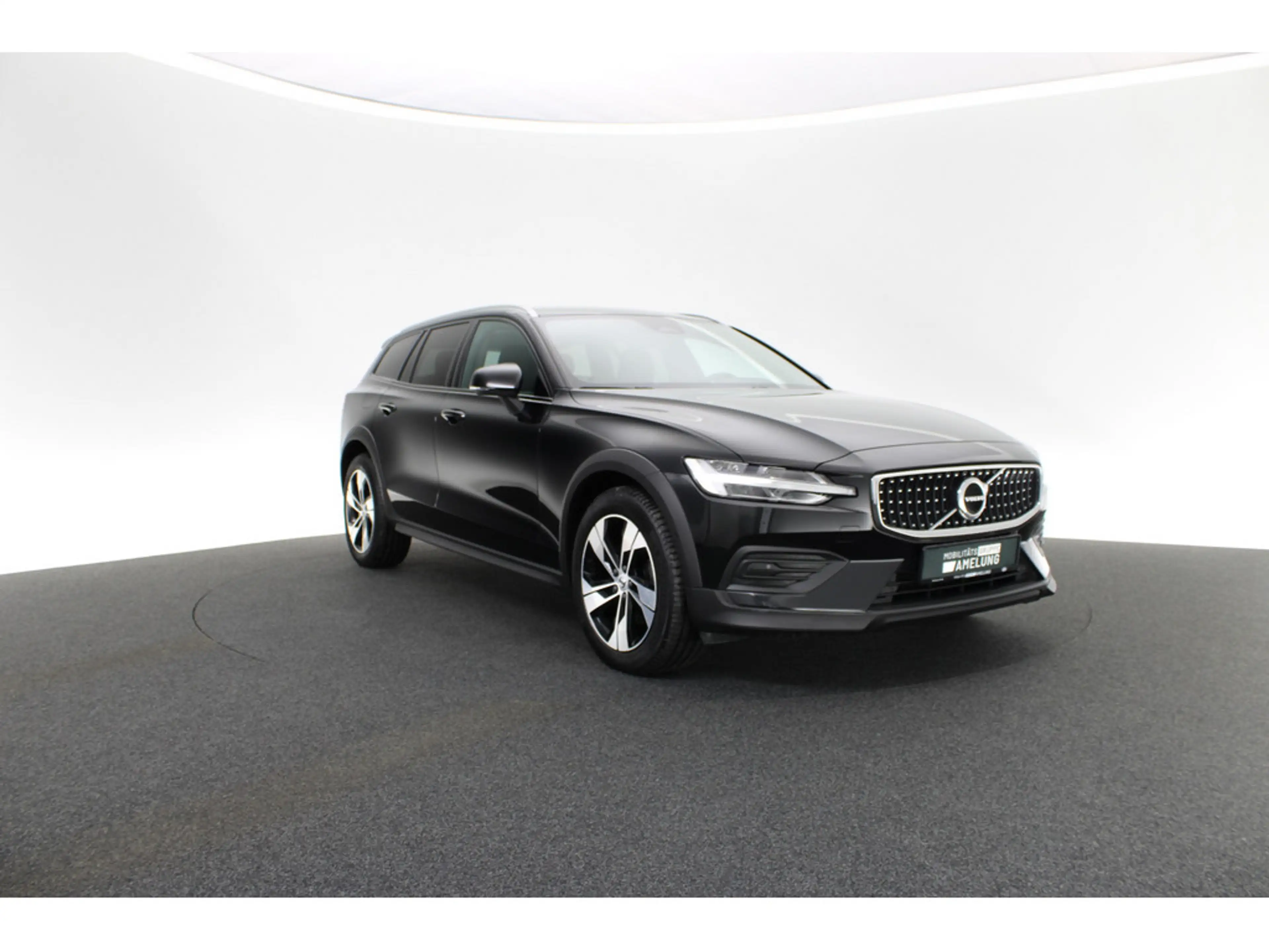 Volvo V60 Cross Country B4 D AWD Plus — photo 9
