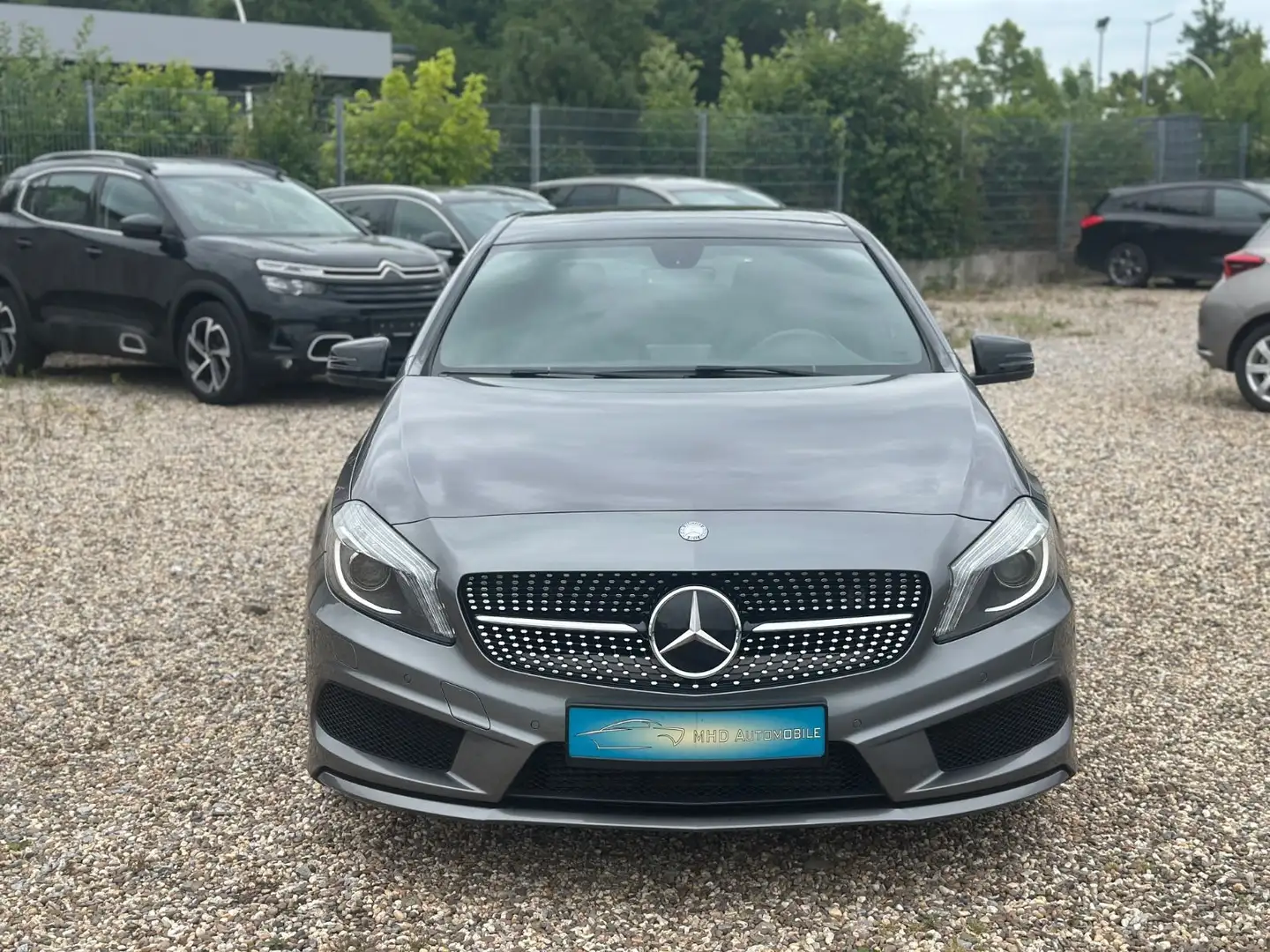 Mercedes-Benz A 200 Street Style Aut. AMG Night Pano Kam Navi Grau - 2