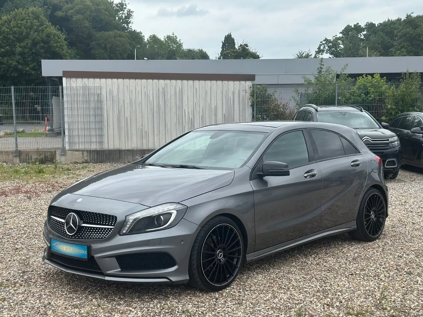 Mercedes-Benz A 200 Street Style Aut. AMG Night Pano Kam Navi Grau - 1
