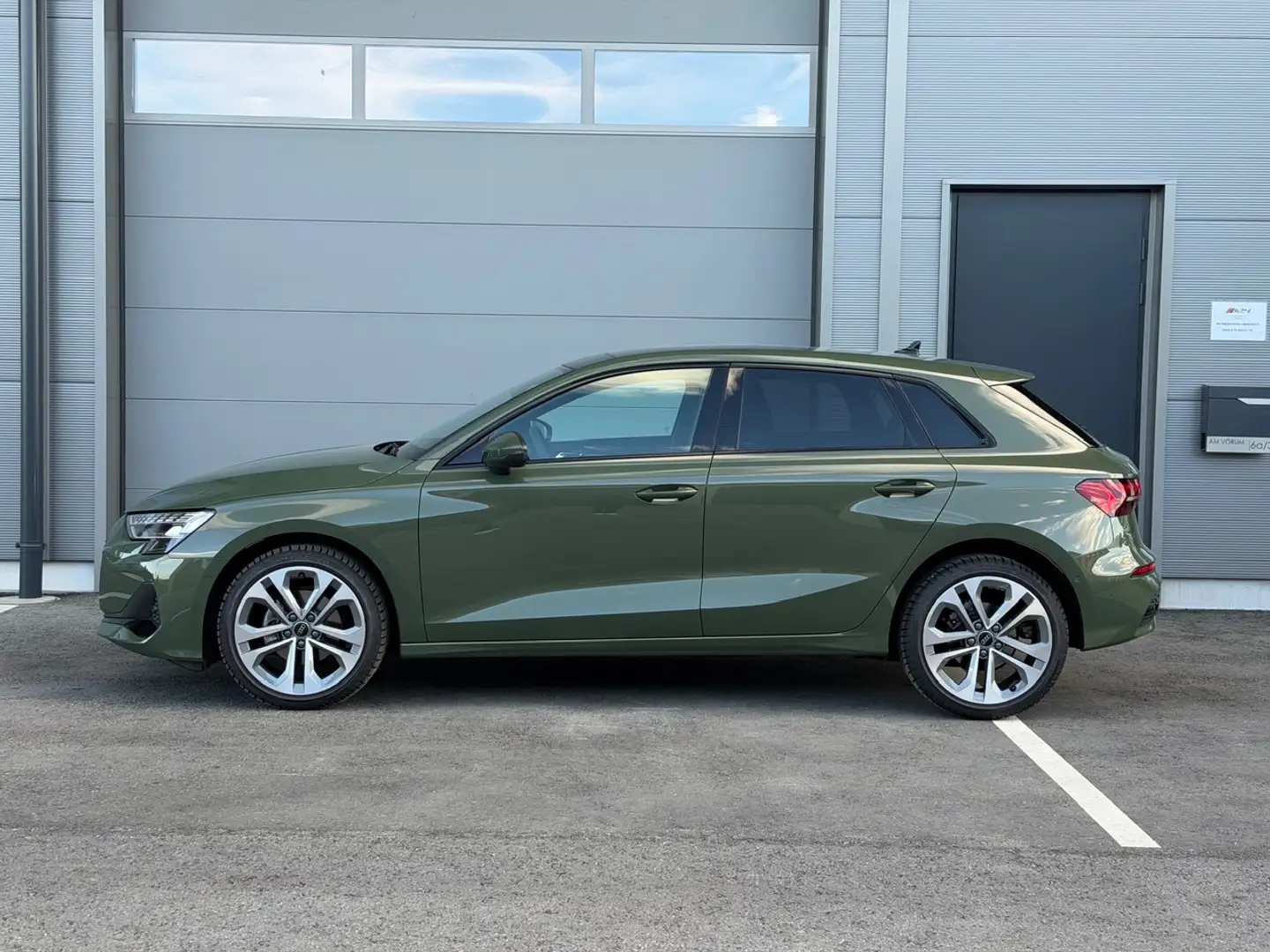 Audi A3 SLINE PANORAMA SONOS HEADUP Exclusive KAMERAS TFSI Grün - 2