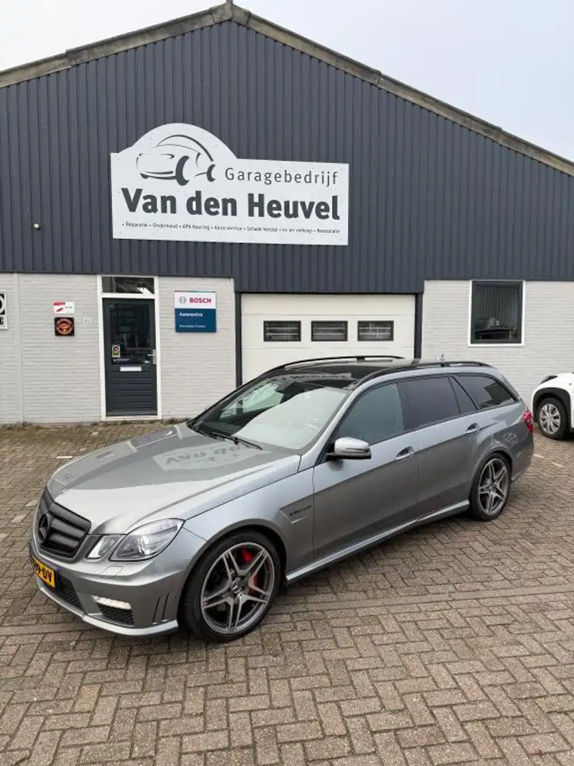Mercedes-Benz E 63 AMG Estate Performance Package Grijs - 1