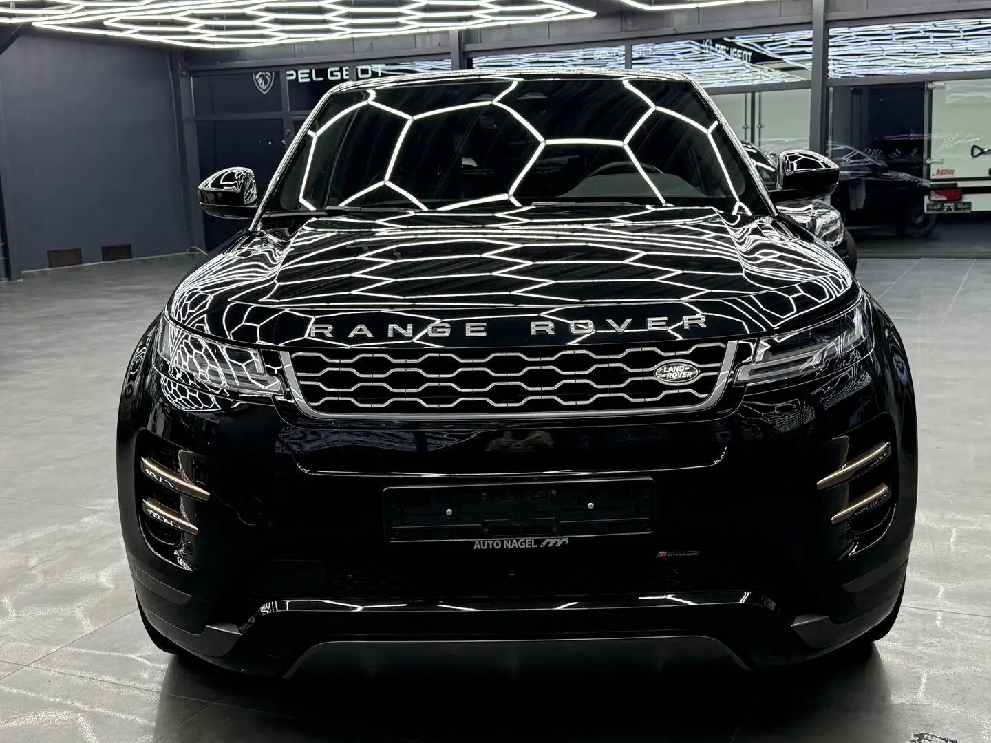 Land Rover Range Rover Evoque R-Dynamic HSE Černá - 2