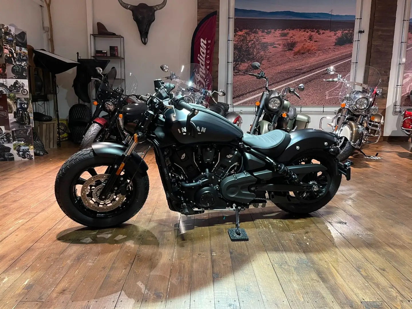 Indian Scout Bobber Ltd. 100 Jahre  (EUR 1.000/2,99 %) Negru - 1