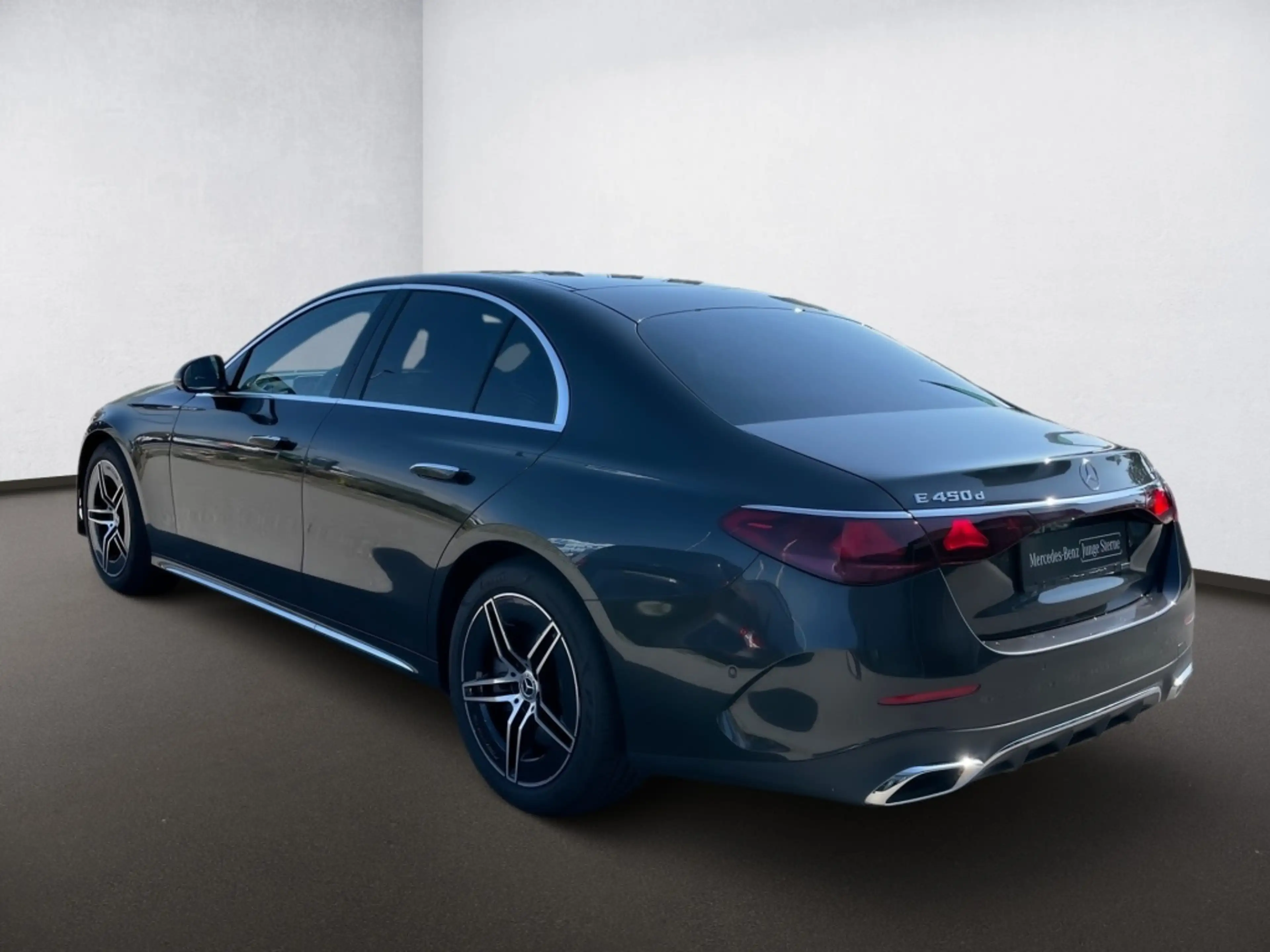 Mercedes-Benz E 450 d 4MATIC Limousine AMG*Ambi*MBUX*CarPlay — photo 4