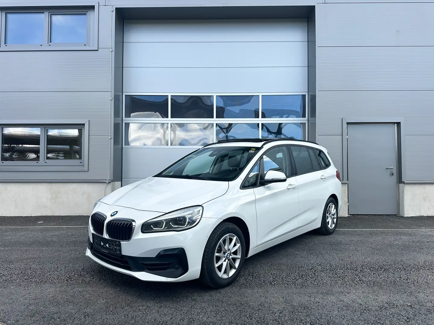 BMW 216 d Aut. Advantage / PANO/ KAMERA/ LED/ Weiß - 1